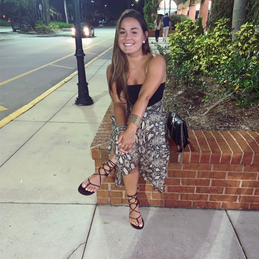 Meet your Posher, Adriana